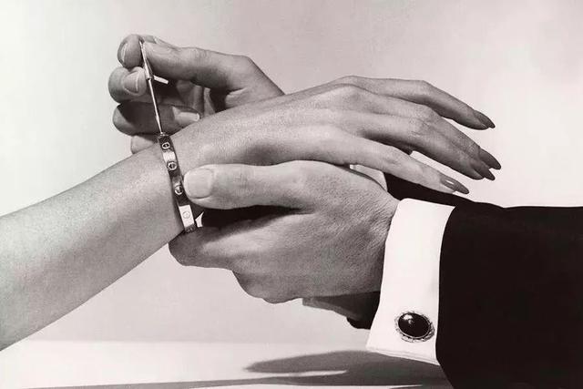 cartier bracelet airport security